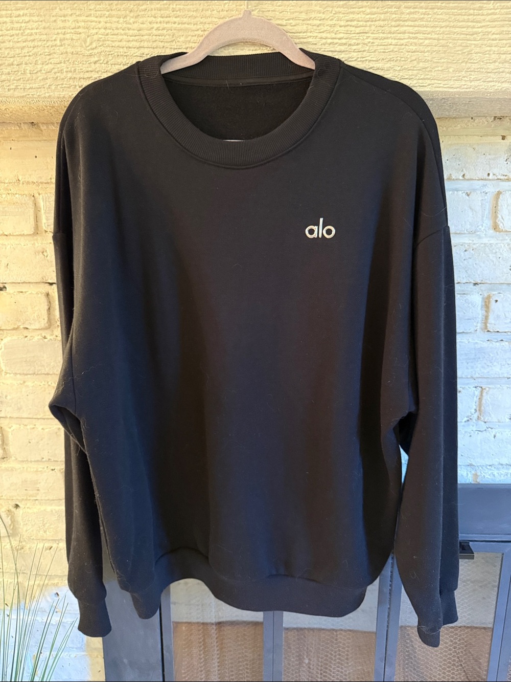 🖤 Authentic ALO Yoga Accolade Crew Neck Pullover 🖤